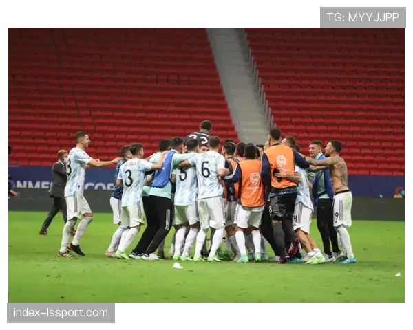 阿拉巴vs奥萨苏纳全场数据：抢断3解围3封堵2射门2黄牌1